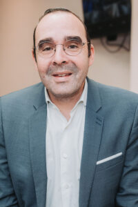 Présentation dynamique de Tal Benzazon – Conseiller Communication Réseaux
